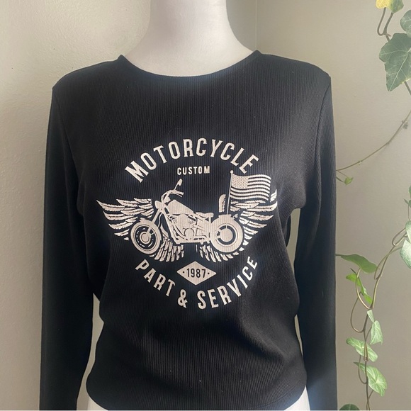 Princess Polly BEATRIX LONG SLEEVE TEE BLACK Black Graphic Long Sleeve size 10 - Picture 4 of 12